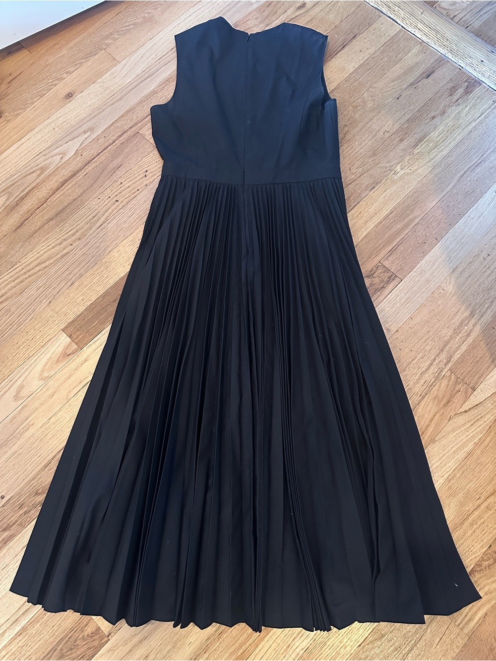 Theory Black Pleated Midi Dress in Sleek Poplin Size 8 - Picture 3 of 5